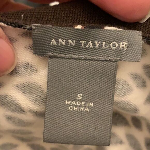 Ann Taylor women’s brown and cream floral cardigan. Length 20” Size S - Picture 6 of 6